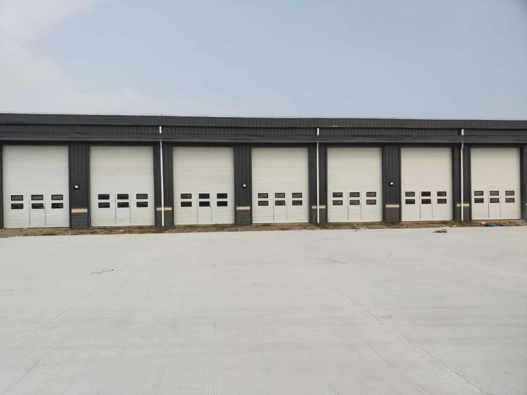 重/軽鋼の枠 建築と床構造 屋根/鋼の構造 倉庫ビル