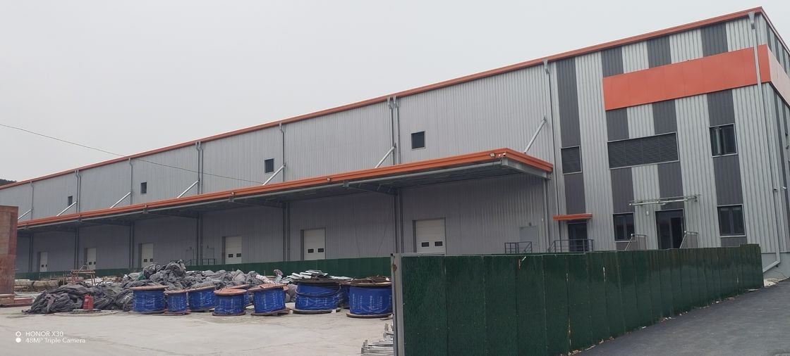 重/軽鋼の枠 建築と床構造 屋根/鋼の構造 倉庫ビル